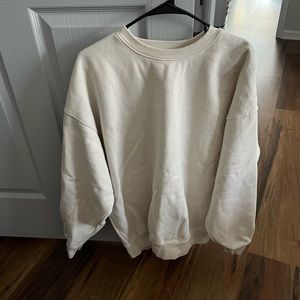 Brandy Melville crewneck